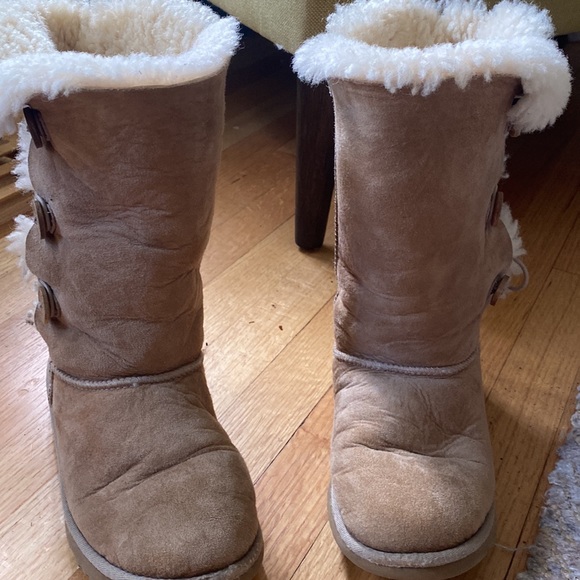 Ugg Bailey Button Triple Boot - Picture 3 of 10